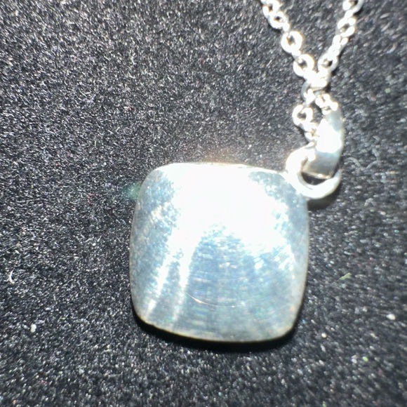 🔹Authentic Tiffany and Co .925 Necklace
🔹 - Picture 7 of 9